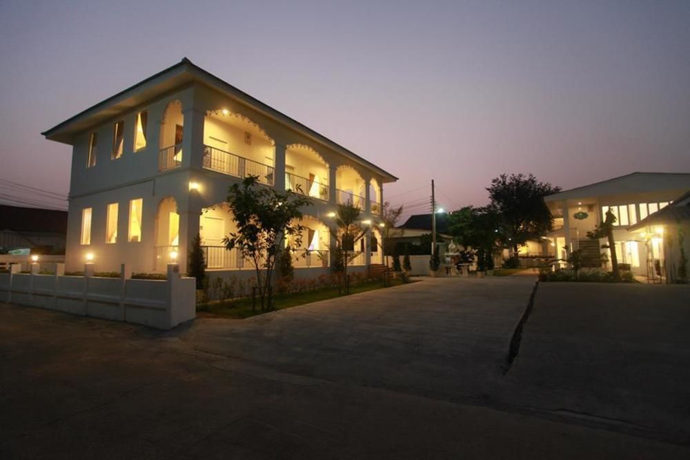 Banlomnow Hotel Chiang Rai Exterior photo